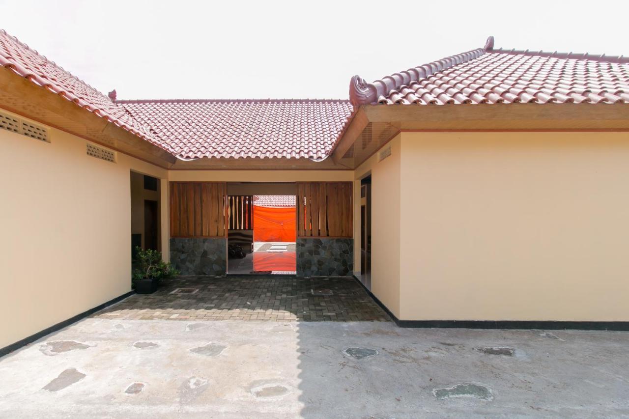 Hotel Reddoorz Syariah Near Tugu Lampu Gentur Cianjur Exterior foto