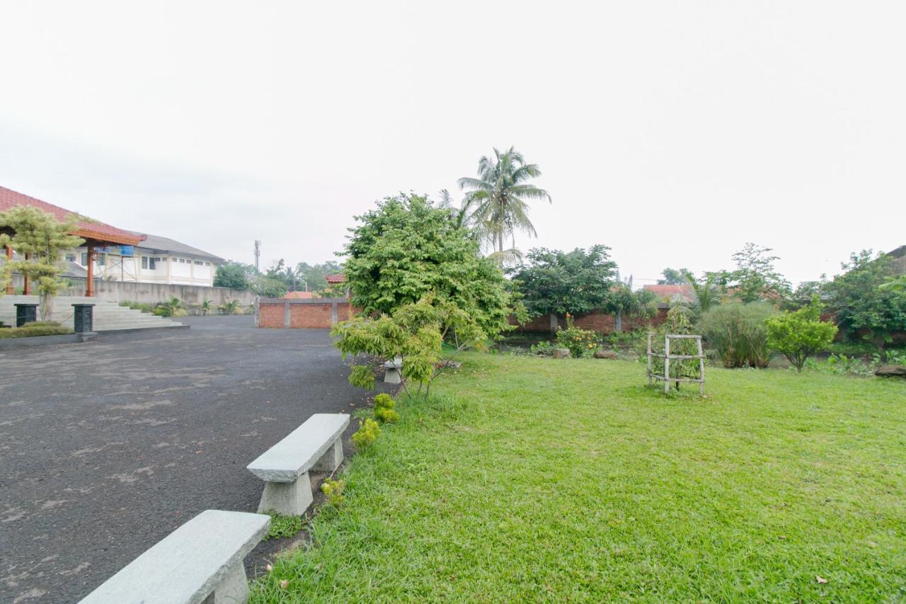 Hotel Reddoorz Syariah Near Tugu Lampu Gentur Cianjur Exterior foto